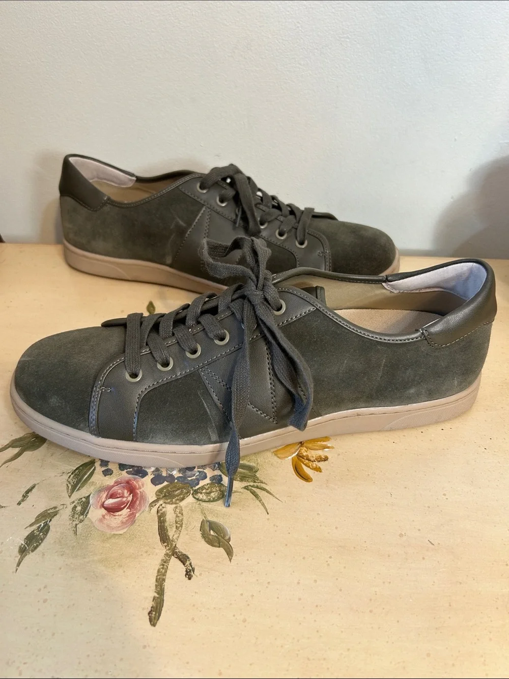 Vionic Olive Green Jerome Suede Low-Top Suede Sneakers